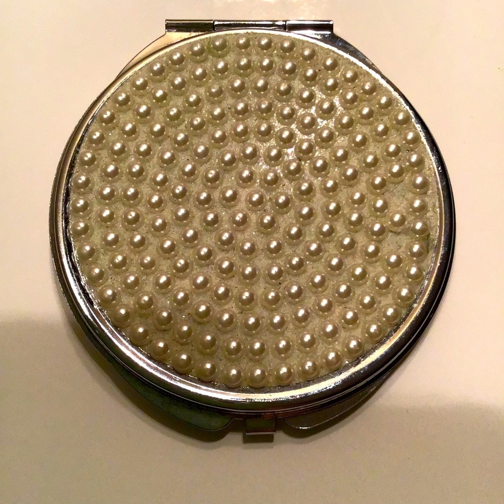 I## Poshmark Description: Compact Mirror Case with Brilliant Pearls!